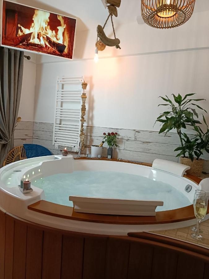 Le Marechal Duplex - Appartement Avec Jacuzzi - Caen Hyper Centre エクステリア 写真