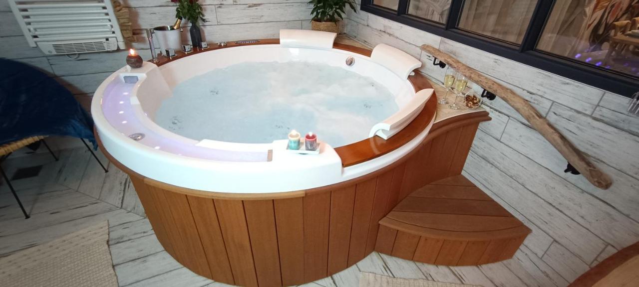 Le Marechal Duplex - Appartement Avec Jacuzzi - Caen Hyper Centre エクステリア 写真