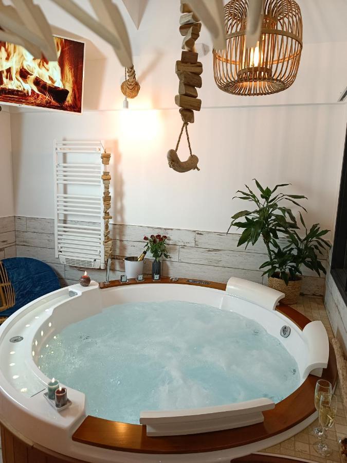 Le Marechal Duplex - Appartement Avec Jacuzzi - Caen Hyper Centre エクステリア 写真